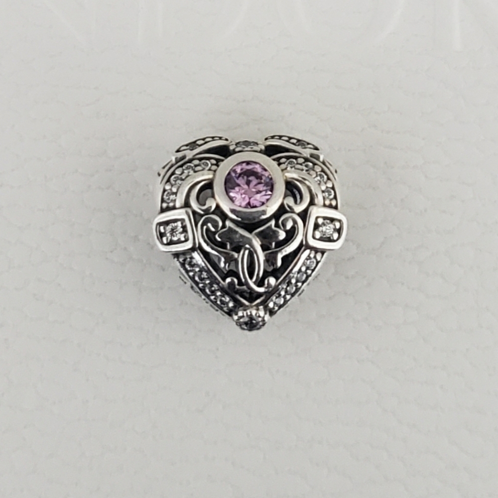 🩷Authentic Pandora ⭐️RETIRED⭐️ HEART CHARM
